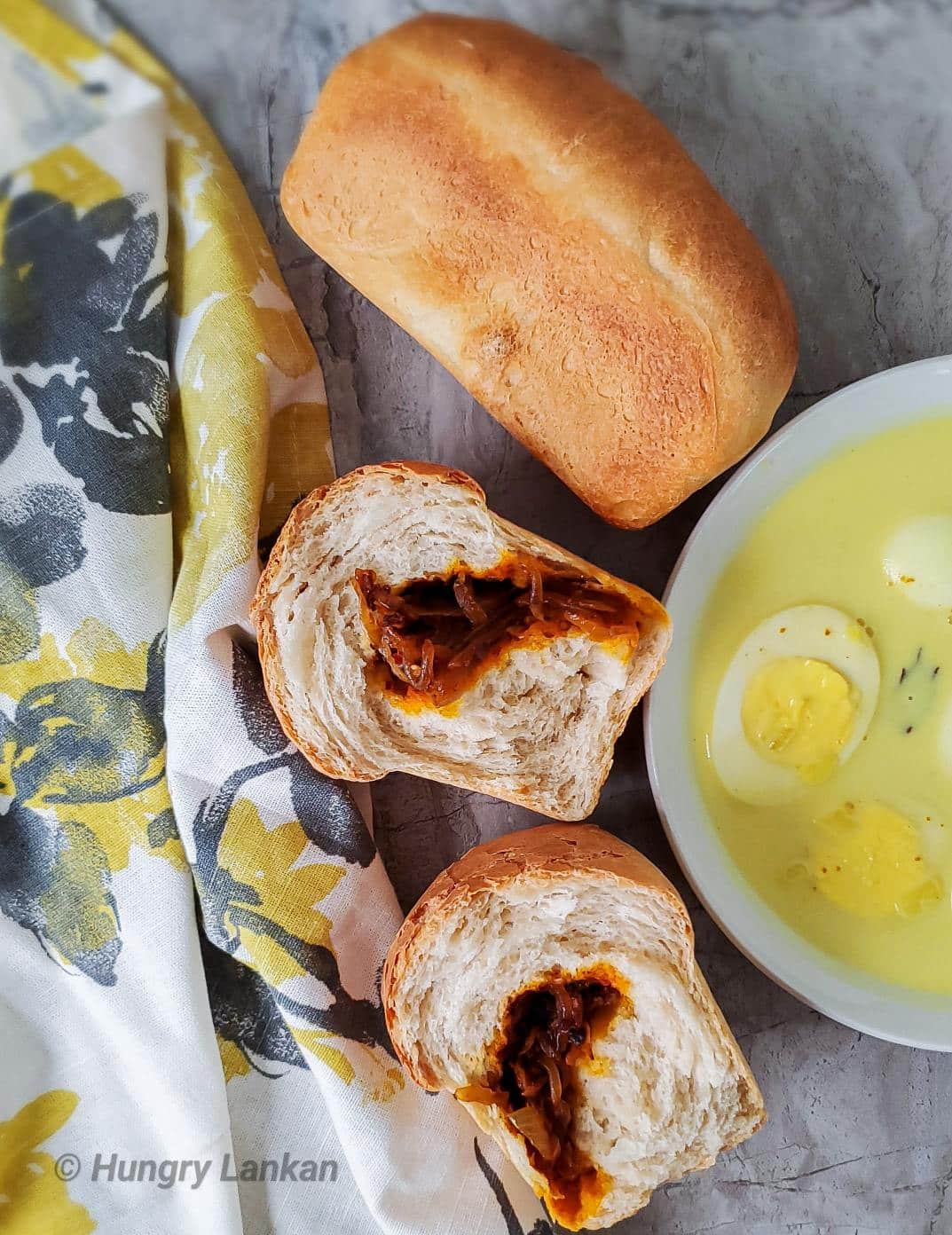 Bread with spicy onion filling/seeni sambol