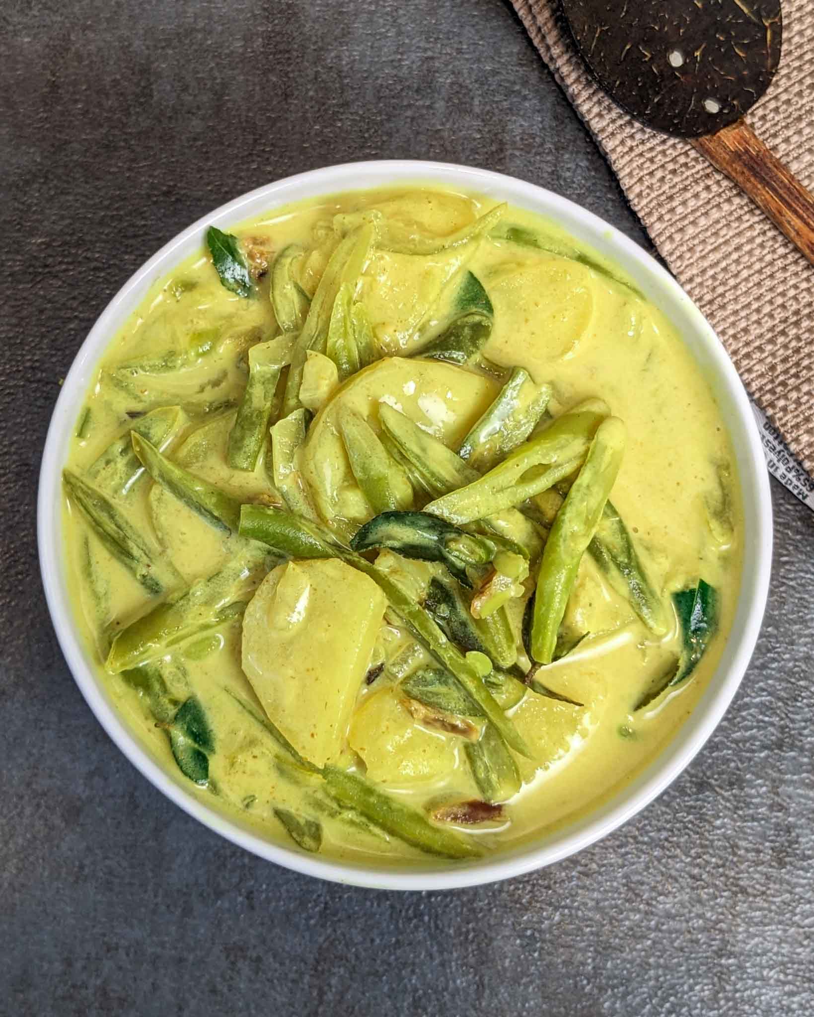 Green bean and potato curry Sri Lankan